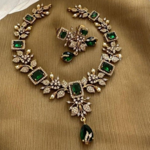 Noor Elegant Stone-Studded Necklace