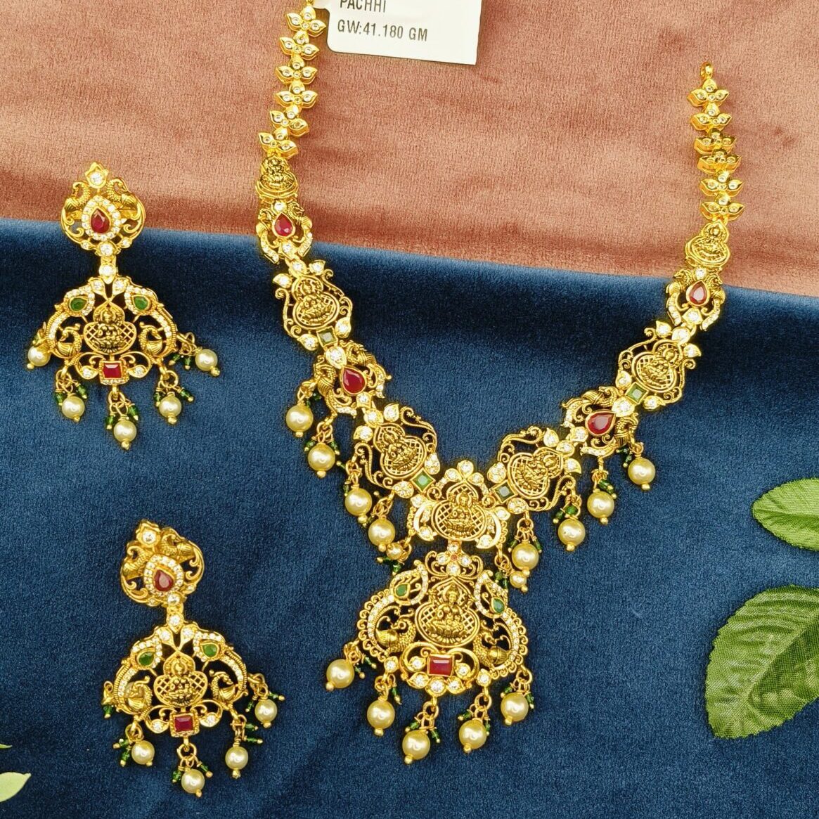 Pacchi short Necklace