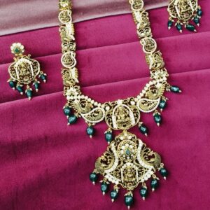 Pacchi Long Necklace