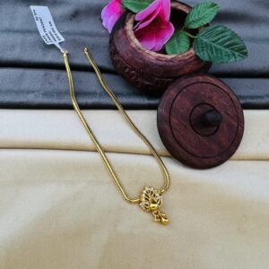CHAIN PENDANT