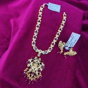 STONE NECKLACE WITH EARRINGS
