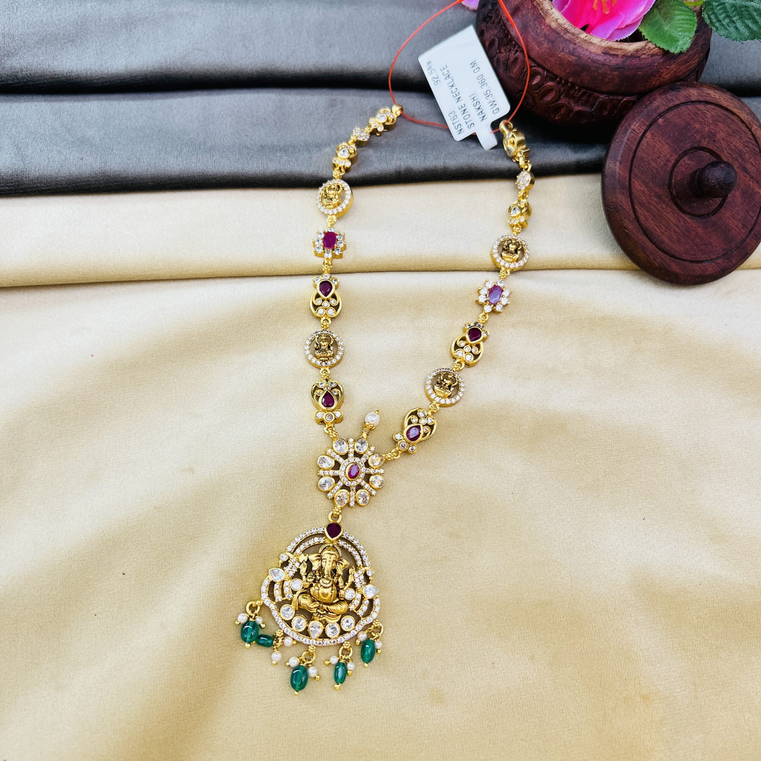 STONE NECKLACE