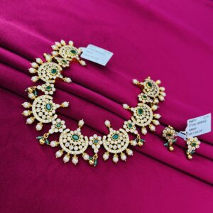 STONE NECKLACE WITH EARRINGS