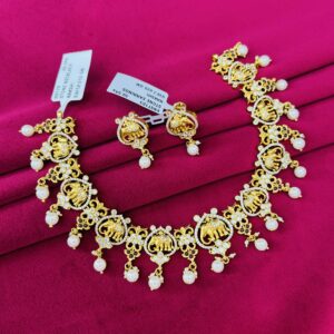 STONE NECKLACE WITH EARRINGS