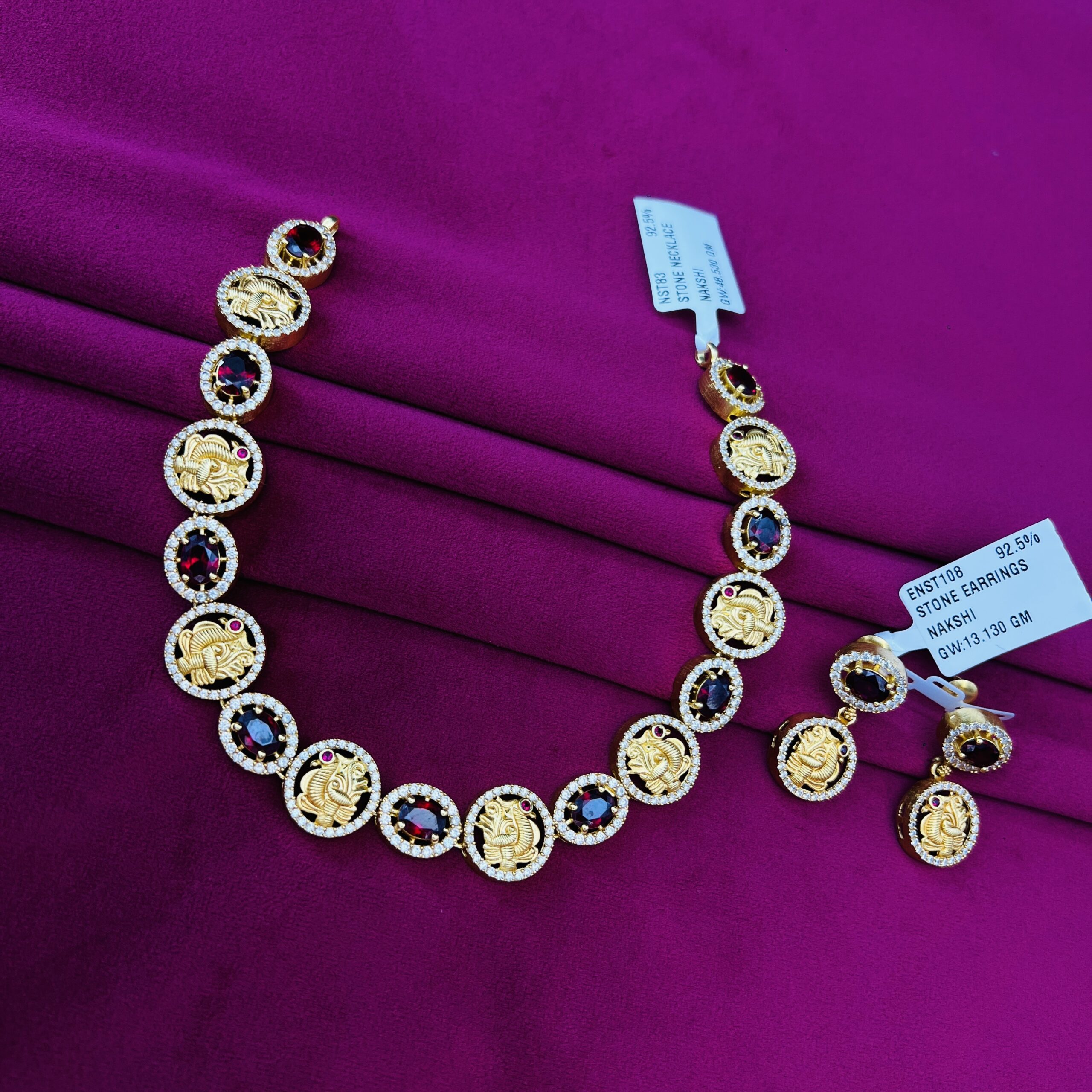 STONE NECKLACE WITH EARRINGS