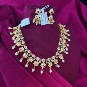 STONE NECKLACE WITH EARRINGS