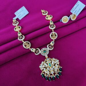 STONE NECKLACE WITH EARRINGS
