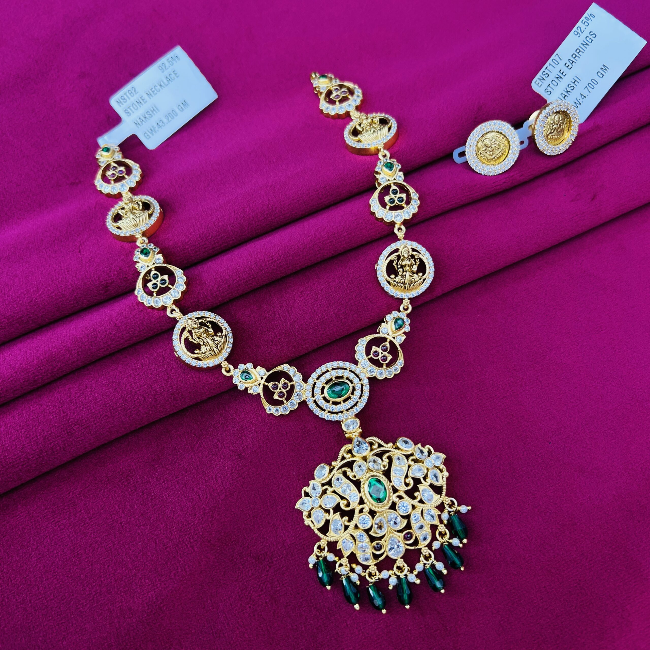 STONE NECKLACE WITH EARRINGS
